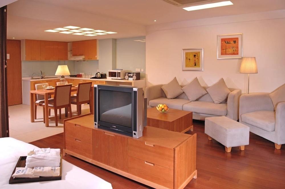 Gloria Plaza Hotel Kangqiao Shanghai Exteriör bild