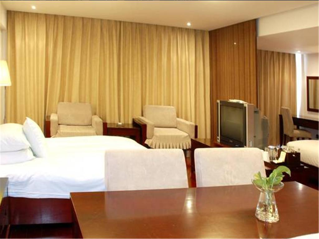 Gloria Plaza Hotel Kangqiao Shanghai Exteriör bild
