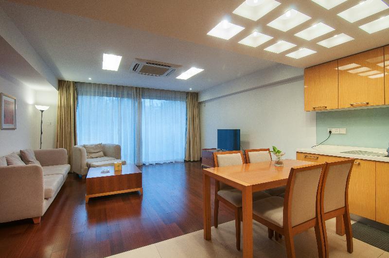 Gloria Plaza Hotel Kangqiao Shanghai Exteriör bild