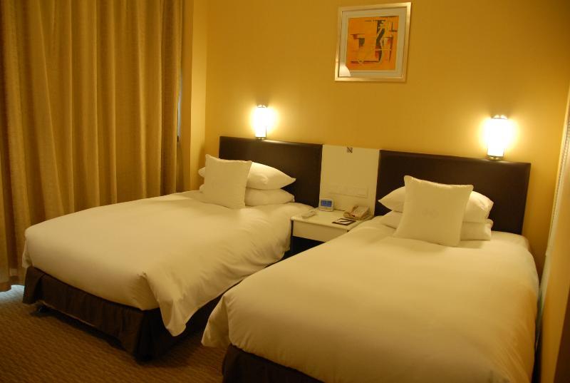 Gloria Plaza Hotel Kangqiao Shanghai Exteriör bild