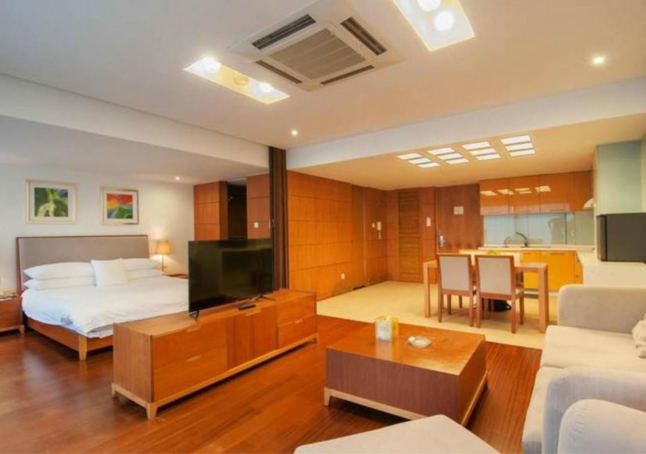 Gloria Plaza Hotel Kangqiao Shanghai Exteriör bild