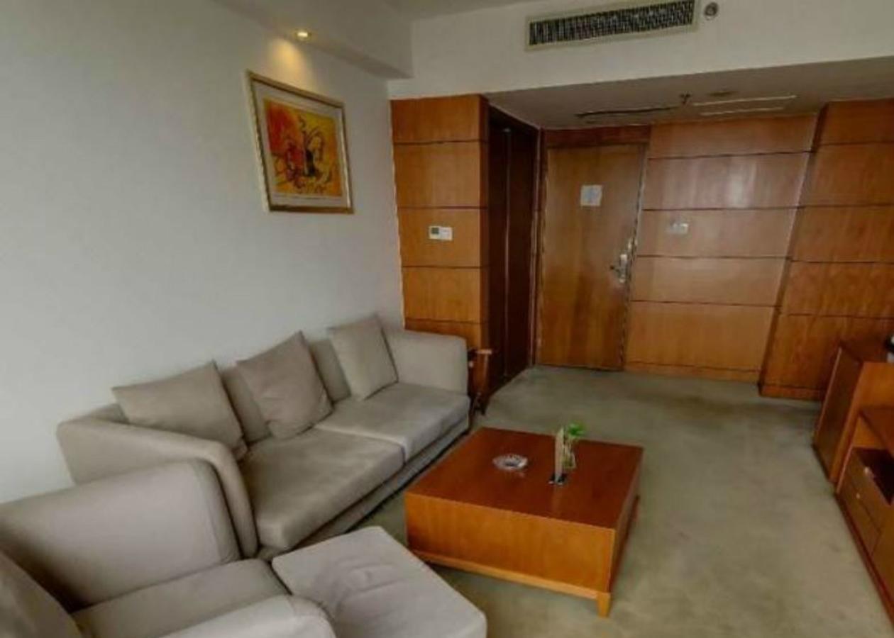 Gloria Plaza Hotel Kangqiao Shanghai Exteriör bild