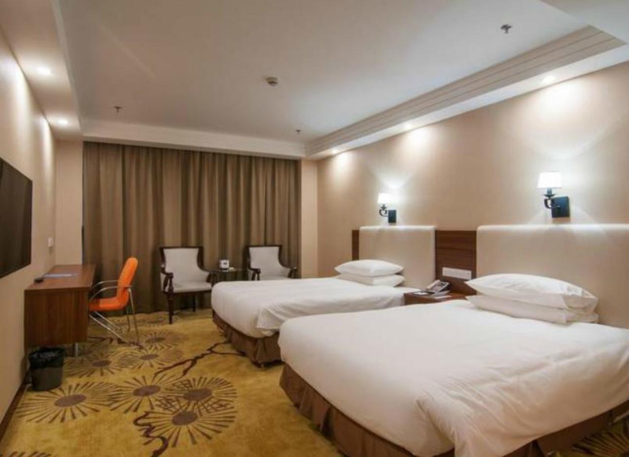 Gloria Plaza Hotel Kangqiao Shanghai Exteriör bild