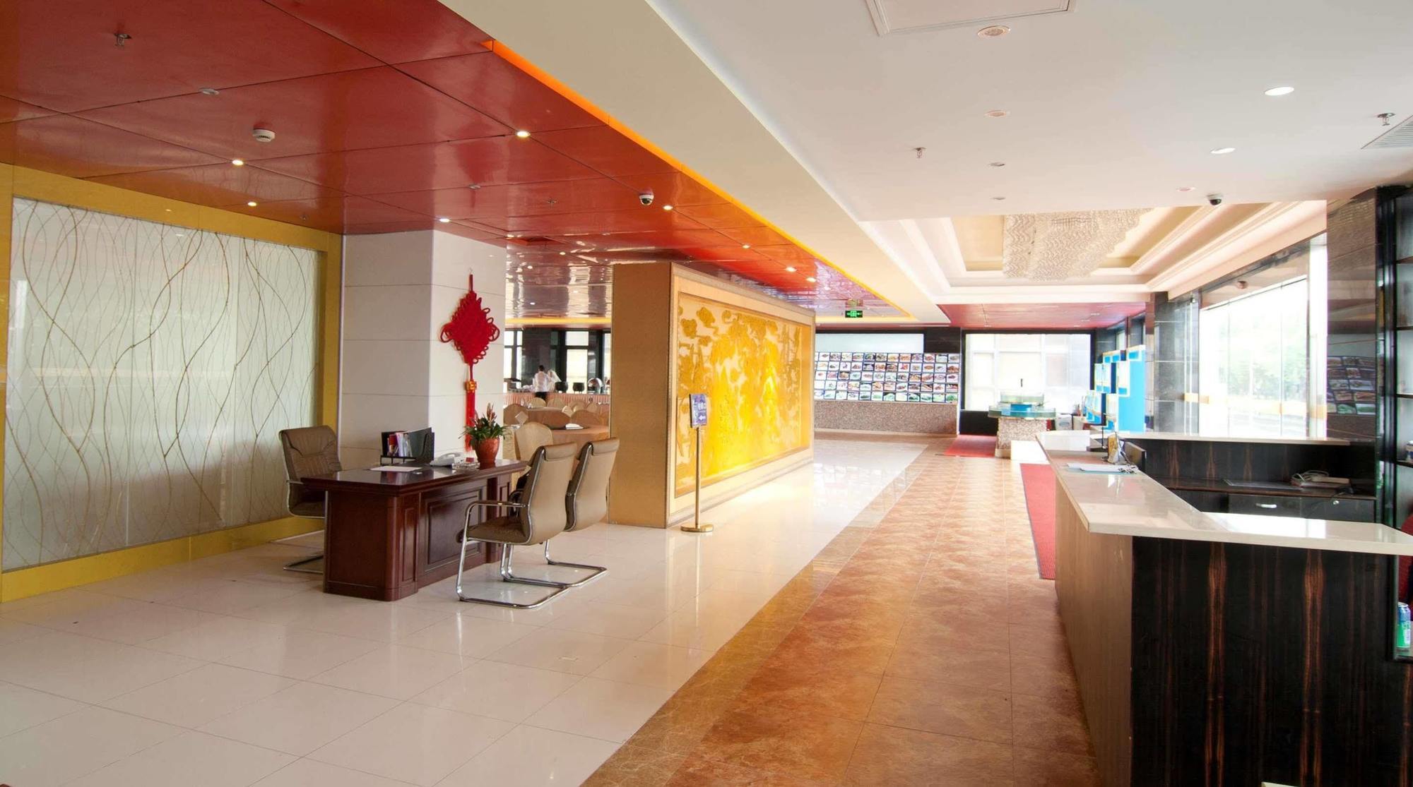 Gloria Plaza Hotel Kangqiao Shanghai Exteriör bild