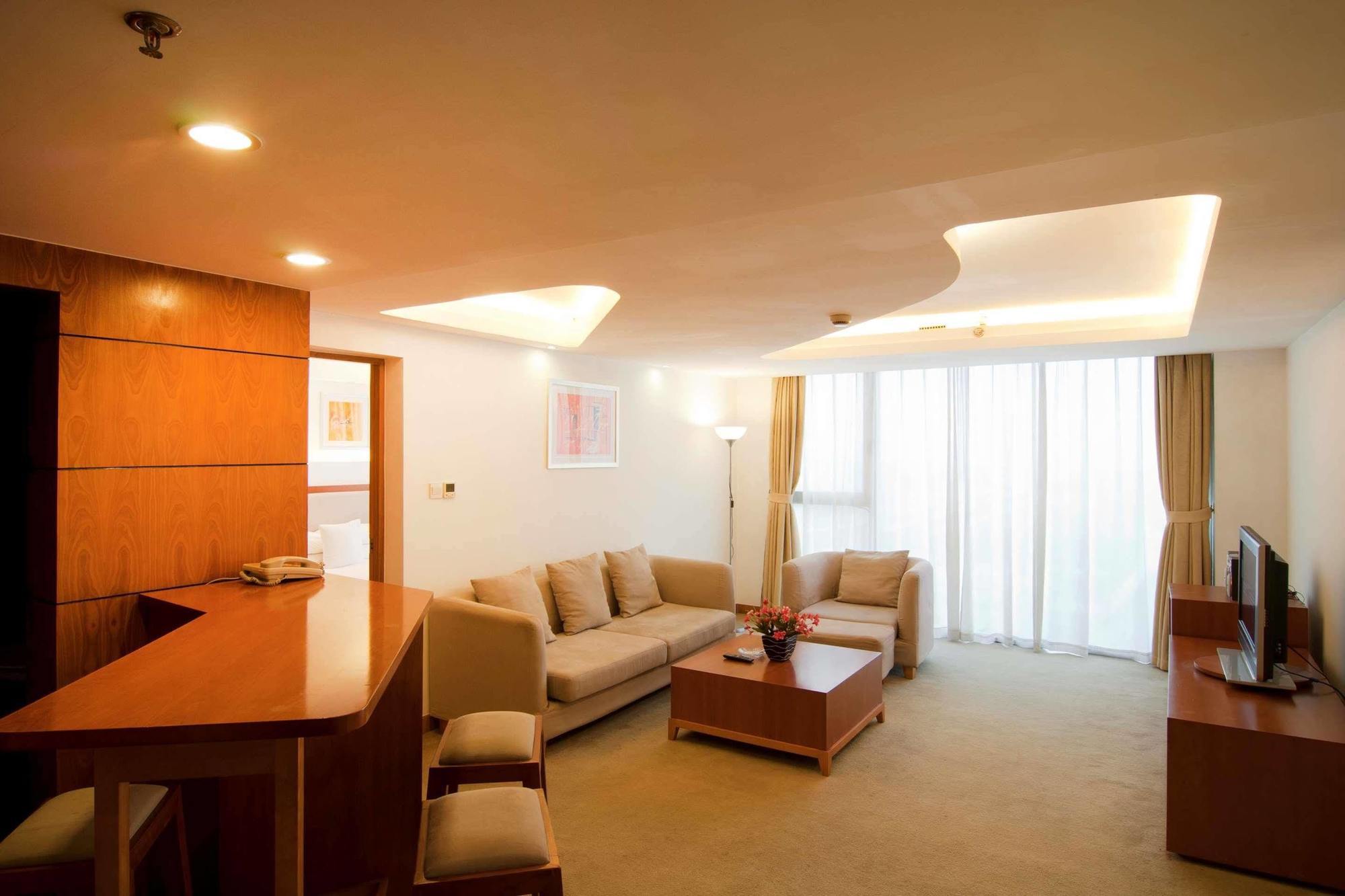 Gloria Plaza Hotel Kangqiao Shanghai Exteriör bild