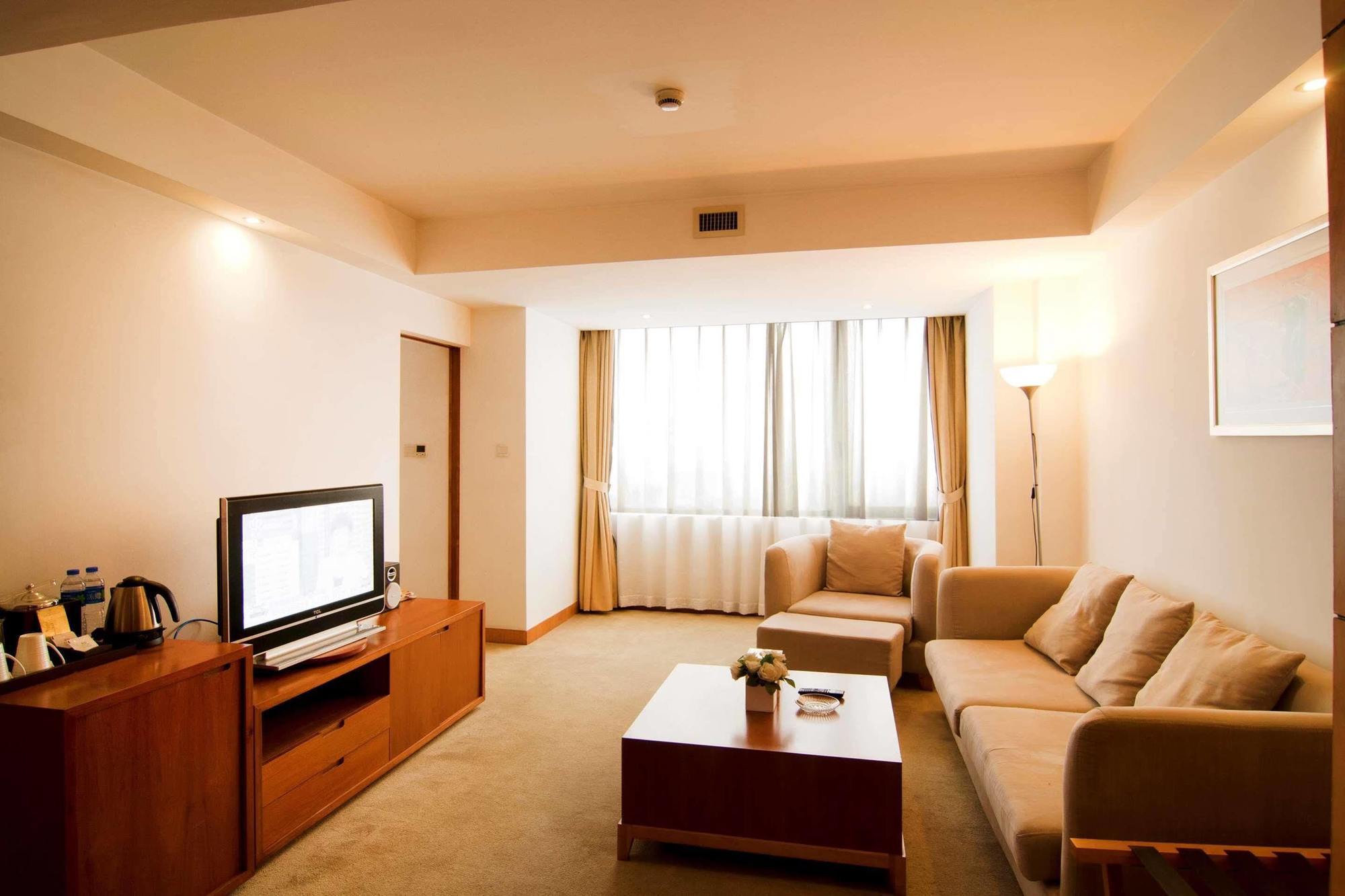 Gloria Plaza Hotel Kangqiao Shanghai Exteriör bild