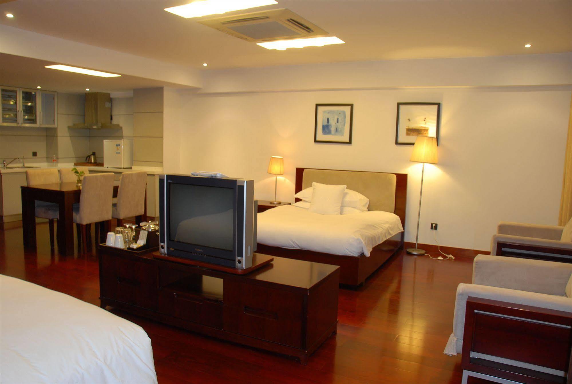 Gloria Plaza Hotel Kangqiao Shanghai Exteriör bild